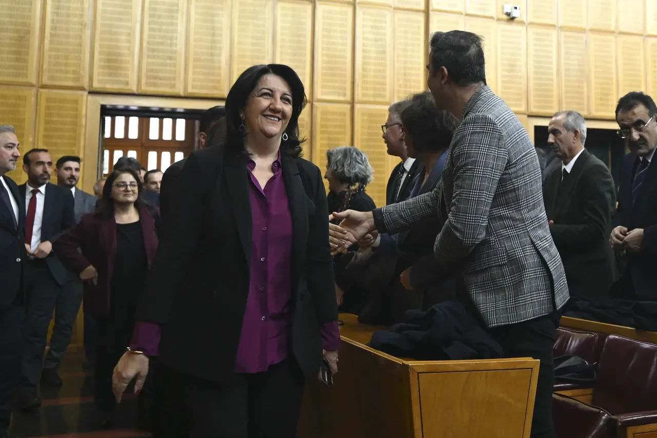 Abdullah Öcalan'dan Devlet Bahçeli'ye kilim hediyesi: İşte DEM Parti ziyaretinin perde arkası