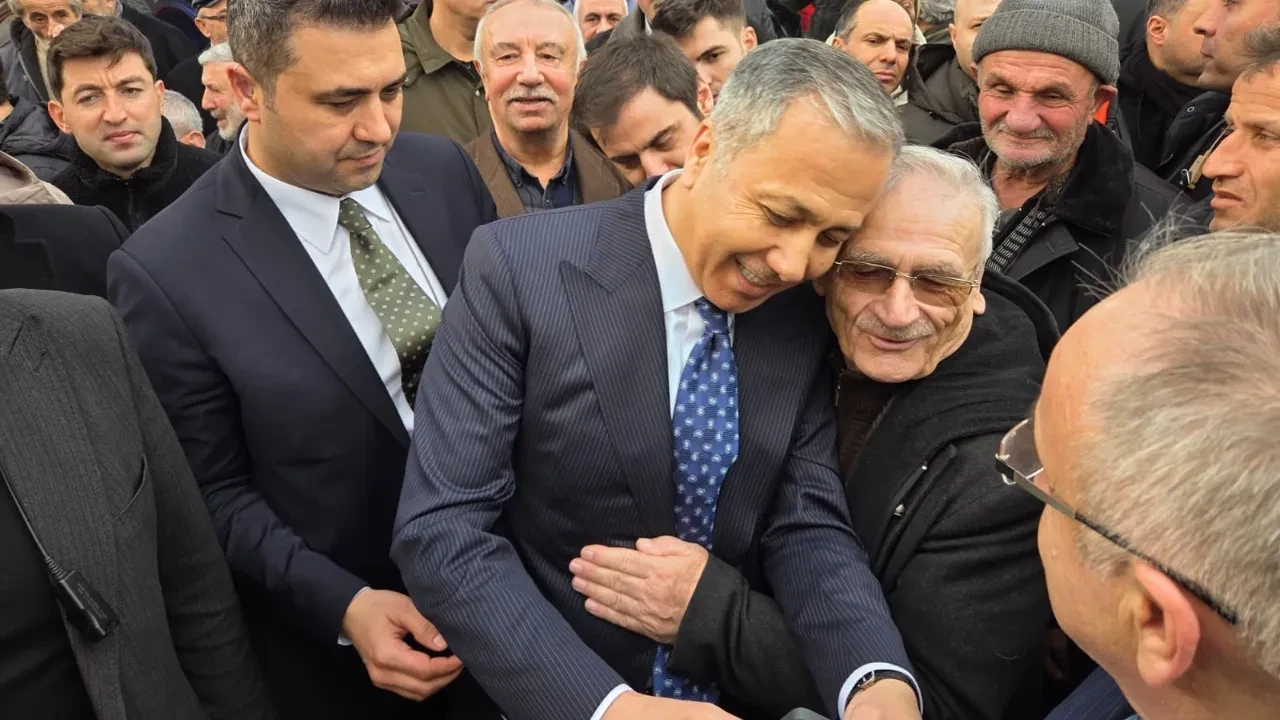 Bakan Yerlikaya'dan emekliye 'gönlünü kazanacağız' mesajı 