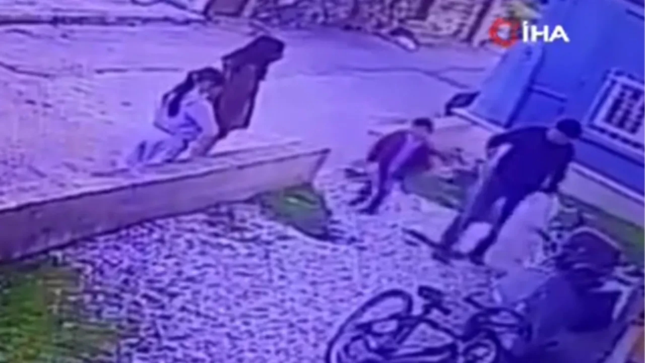 Çocukların izlemesini bile umursamadı! Görüntüler ortaya çıktı