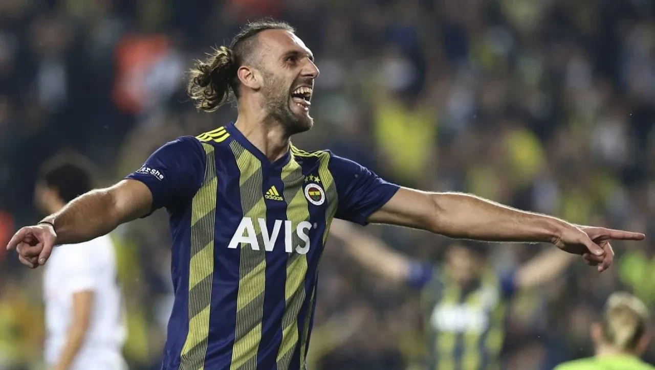 Fenerbahçe forvet transferini bitiyor! Yönetim düğmeye bastı: 40 milyonluk golcü geliyor!