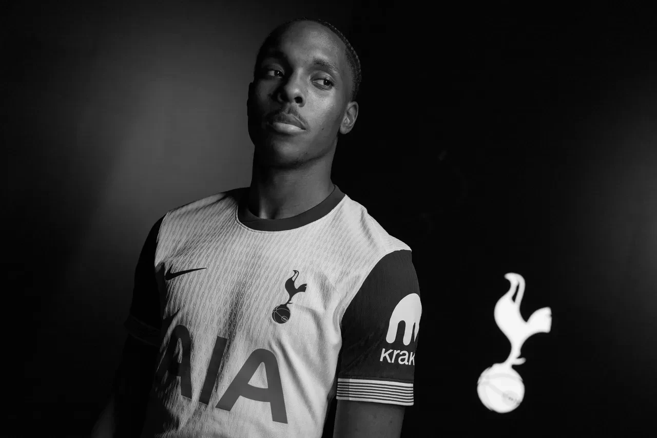 Fenerbahçe yıldız golcünün kararını bekliyor: Premier Lig'den sonra Süper Lig'e temkinli yaklaşmıştı!