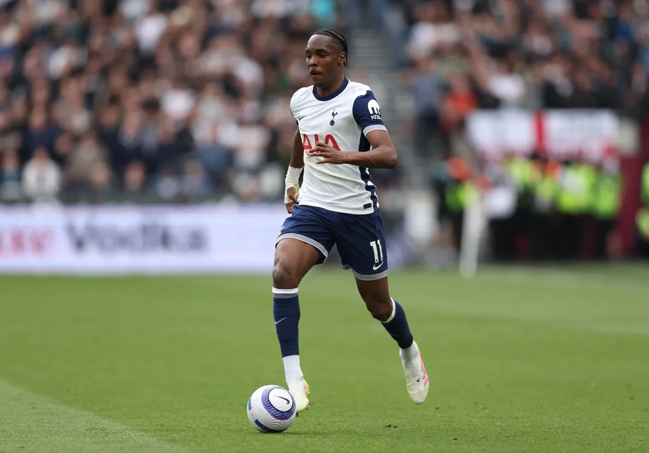 Fenerbahçe yıldız golcünün kararını bekliyor: Premier Lig'den sonra Süper Lig'e temkinli yaklaşmıştı!