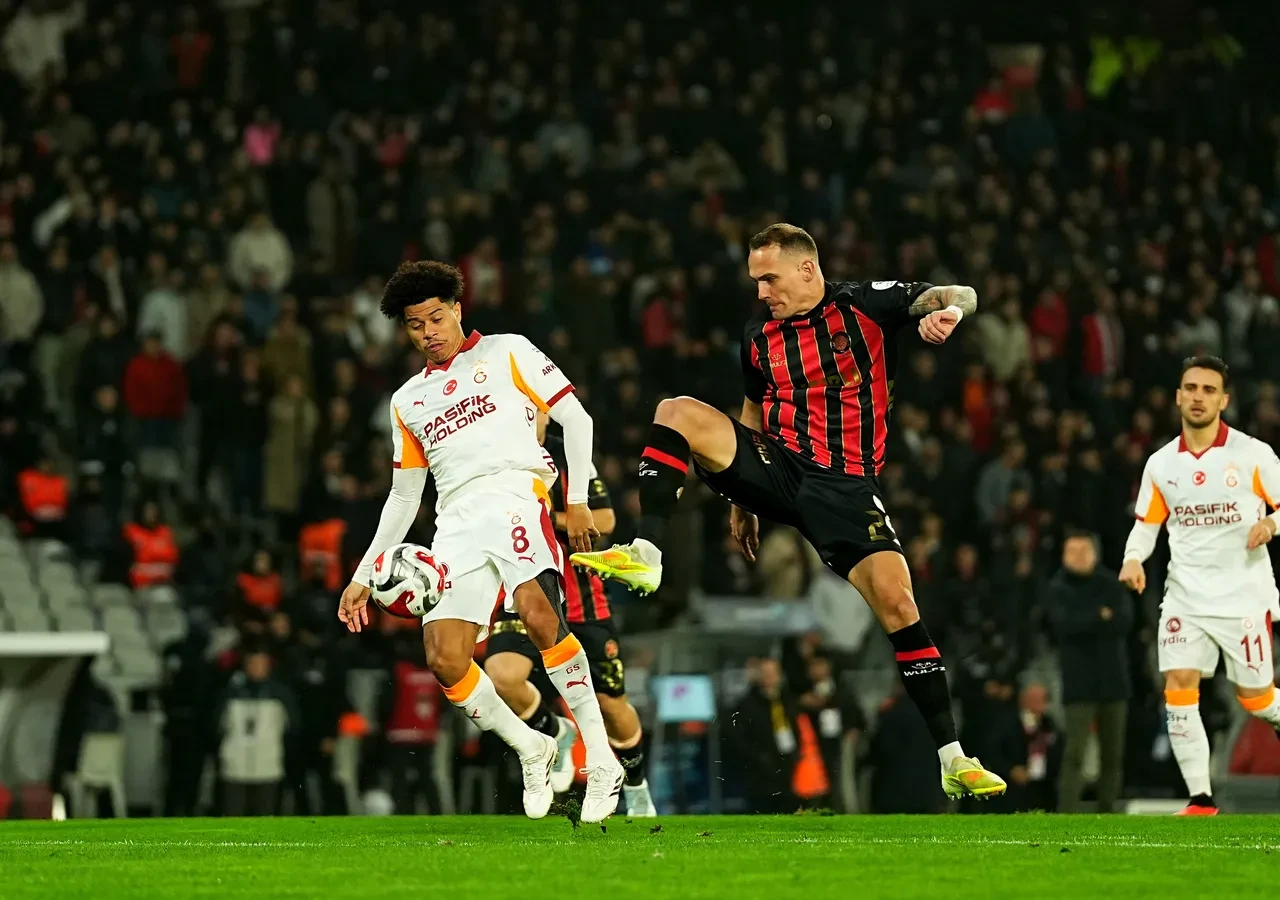 Galatasaray Fatih Karagümrük deplasmanında galip geldi: Trendyol Süper Lig'de lider değişmedi!