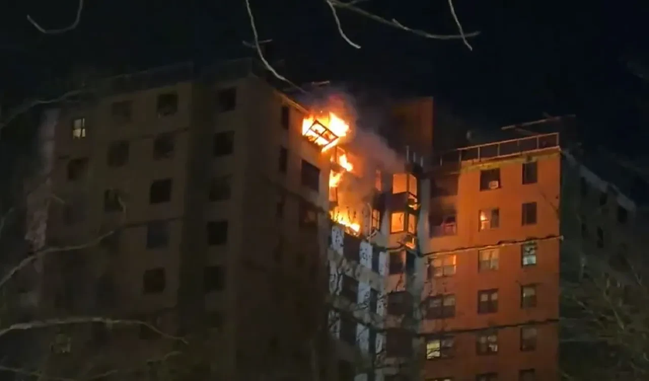 New York'ta gaz faciası! Bina havaya uçtu: Ölü ve yaralılar var