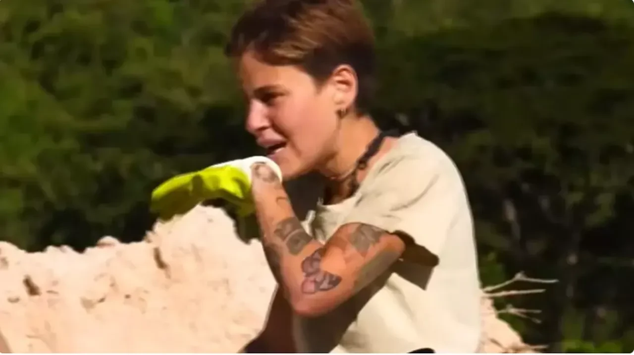 Survivor yarışmacısı Lina sinir krizi geçirdi! Set çalışanlarına saldırdı