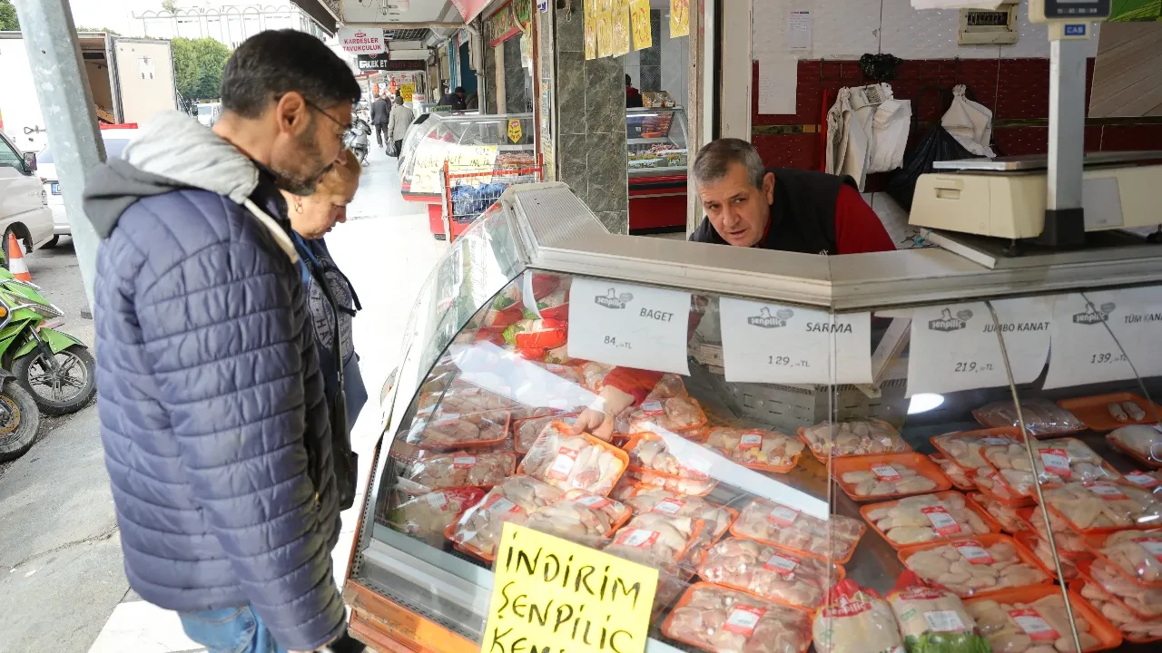 Tavuk zehirlenmeleri sonrası fiyatlar sabitlendi: Ramazan ayını işaret ettiler