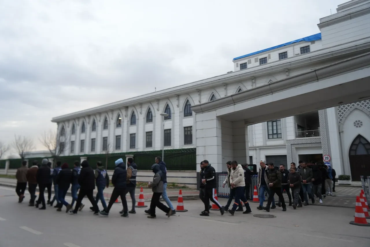 Yapay zekayla kadın olup tuzak kurdular! 483 milyon liralık büyük vurgun