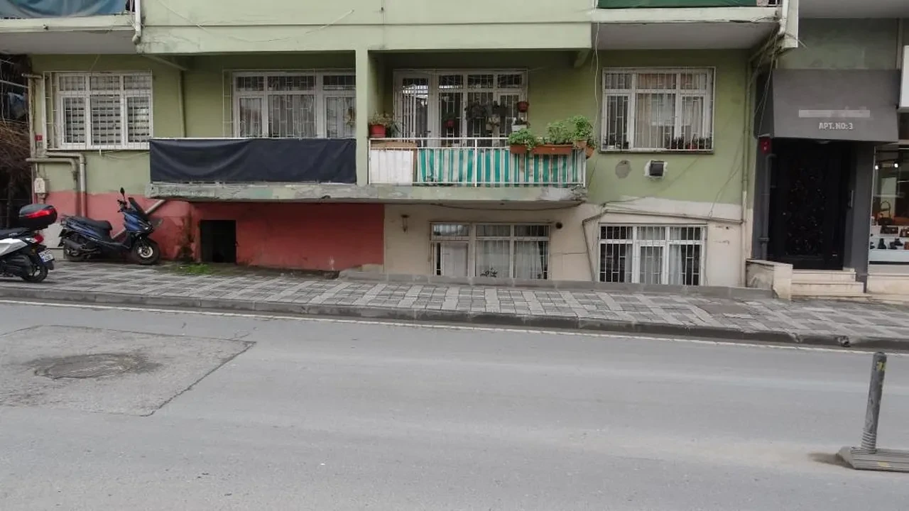 Başı kesik kadın cinayetinde yeni detay! Komşularının ifadeleri şoke etti: "Karım" deyip kapıyı suratlarına kapatmış