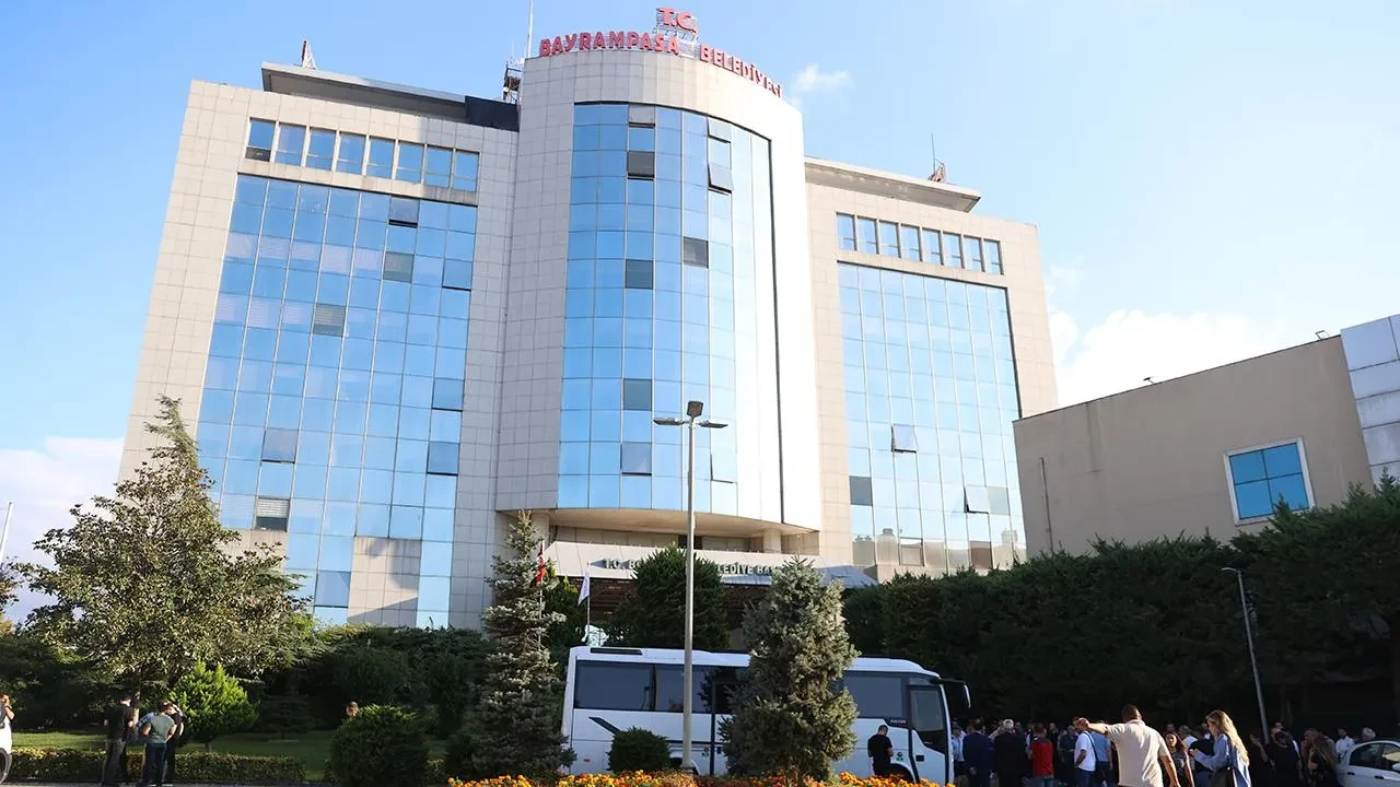 Bayrampaşa Belediyesi'ne yolsuzluk operasyonu: 8 şüpheli tutuklandı