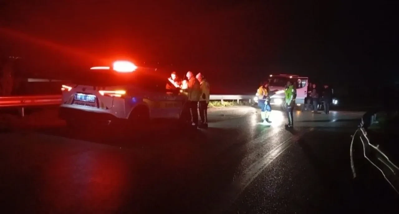 Bursa'da feci trafik kazası! Otomobil hurdaya döndü