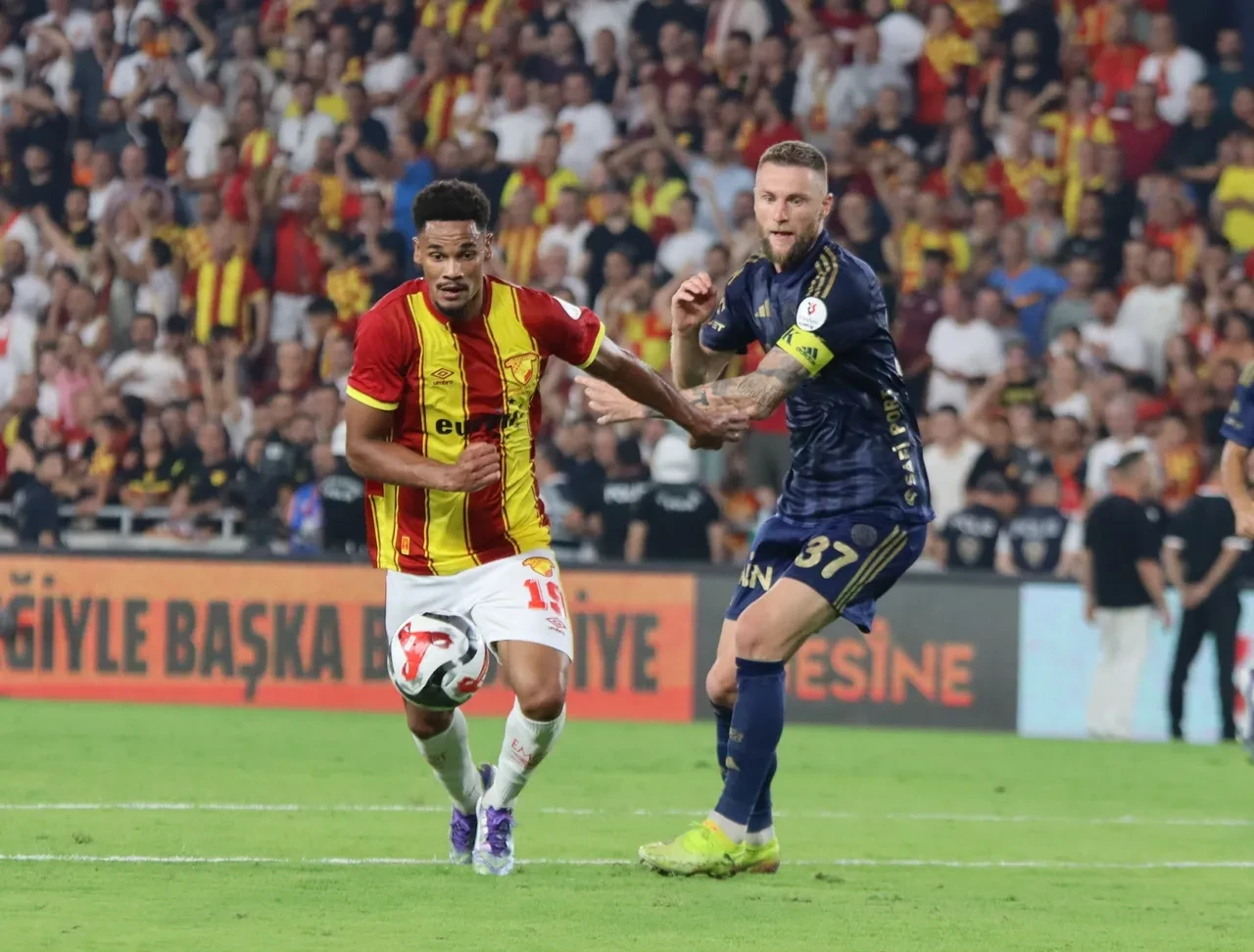 Fenerbahçe Göztepe maç kadrosu muhtemel 11! FB'de 3, İzmir ekibinde 3 futbolcu karşılaşmada yok