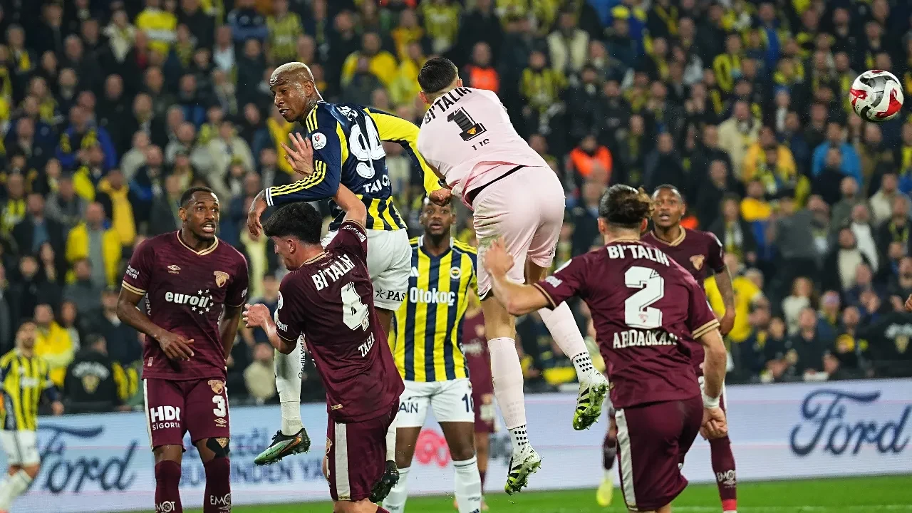 Fenerbahçe Göztepe maç sonucu kaç kaç? Fenerbahçe zirve yarışında yara aldı