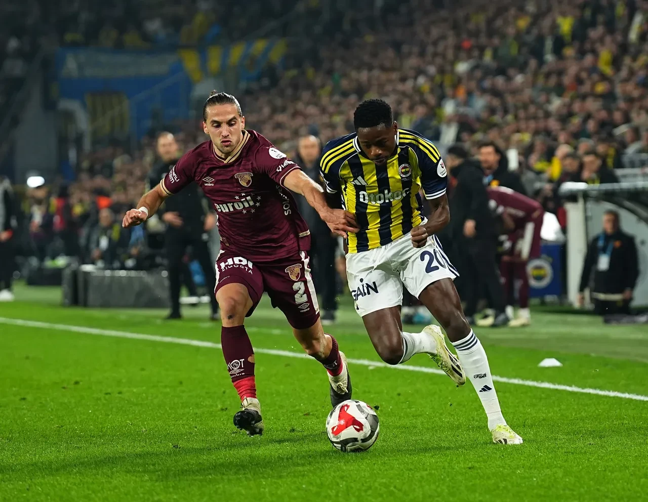 Fenerbahçe Göztepe maç sonucu kaç kaç? Fenerbahçe zirve yarışında yara aldı