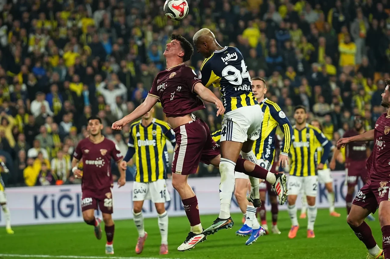 Fenerbahçe Göztepe maç sonucu kaç kaç? Fenerbahçe zirve yarışında yara aldı