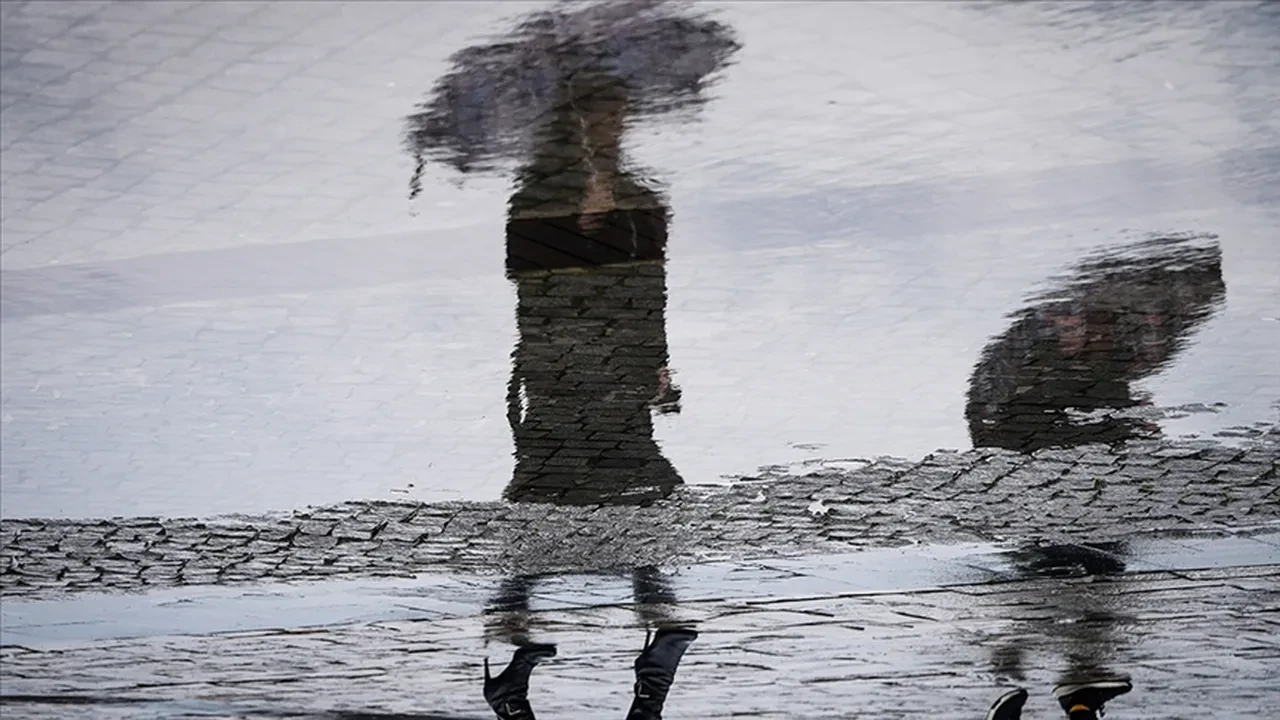 Meteoroloji'den fırtına ve sağanak uyarısı! Etkili olacağı bölgeler duyuruldu