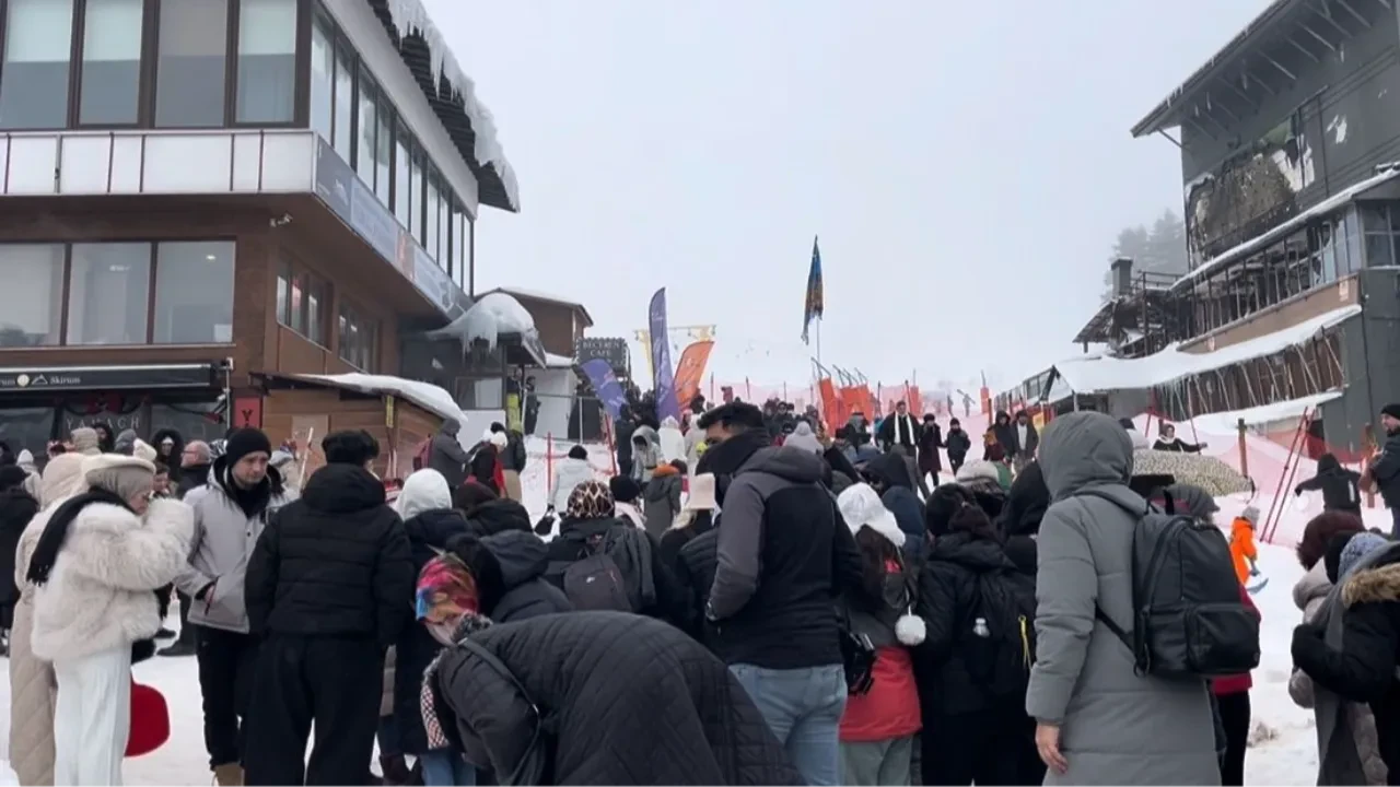 Uludağ'da sömestir neşesi: Pistlerdeki yoğunluk dikkat çekti