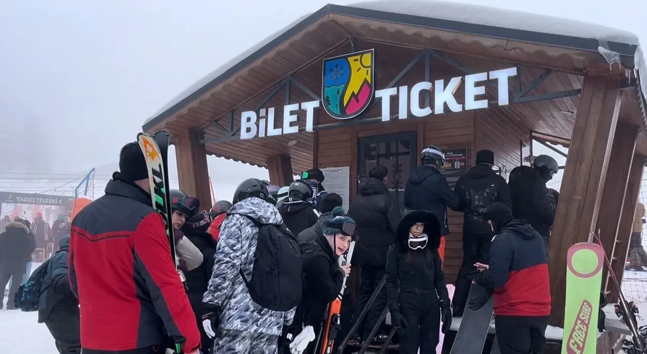 Uludağ'da sömestir neşesi: Pistlerdeki yoğunluk dikkat çekti