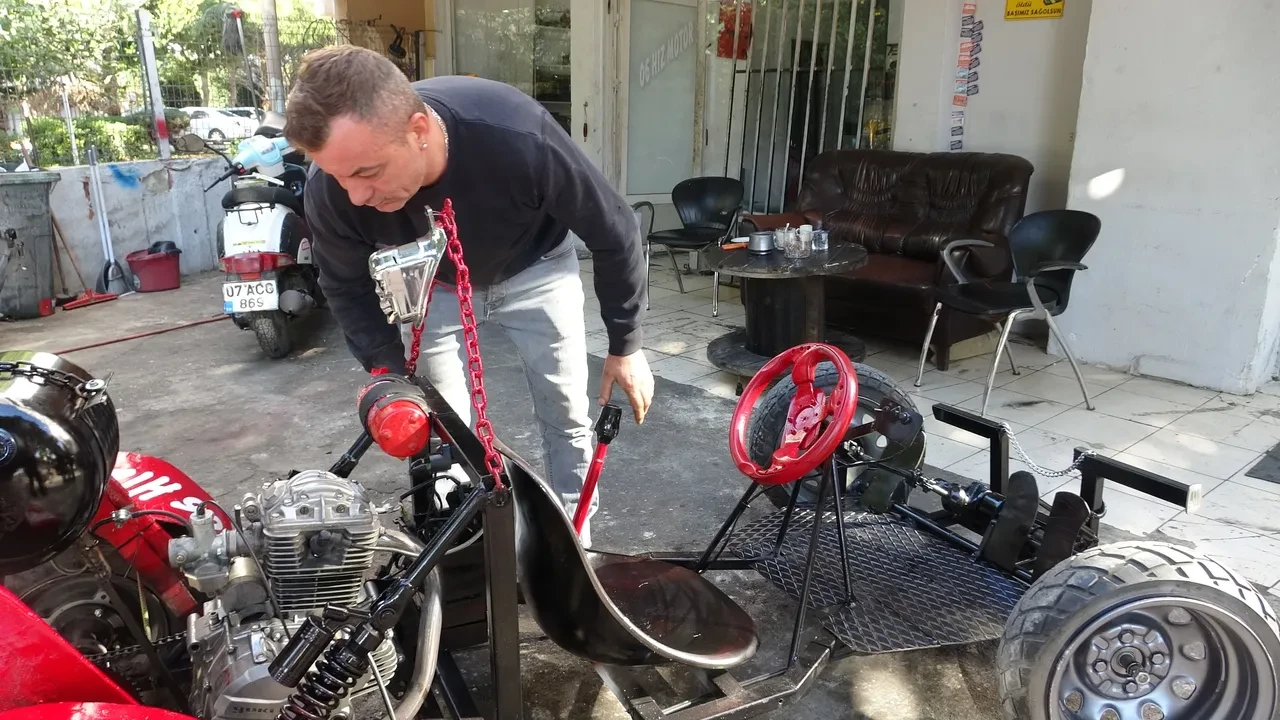 'Yapamazsın' dediler, çocukluk hayalini gerçekleştirdi! Hızı saatte 160 kilometreye ulaşıyor