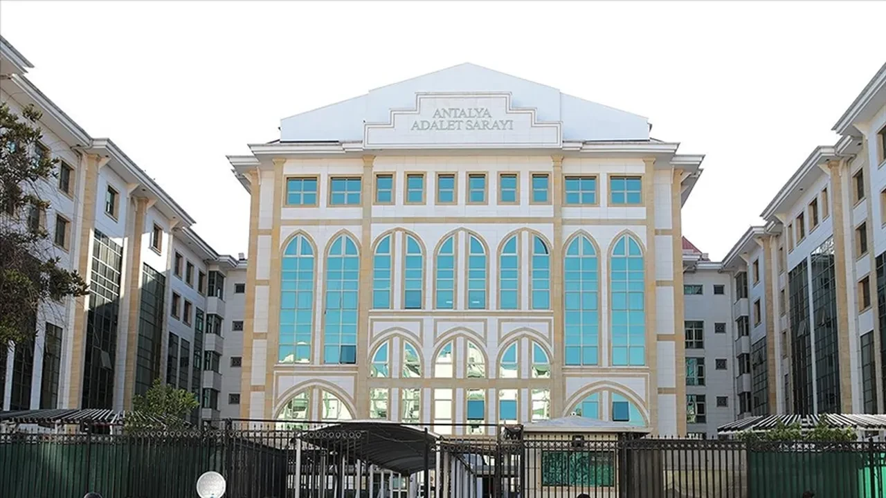 26 başlıkta yolsuzluk iddiası! 702 sayfalık iddianame... İşte Antalya Büyükşehir Belediyesi soruşturmasının şifreleri