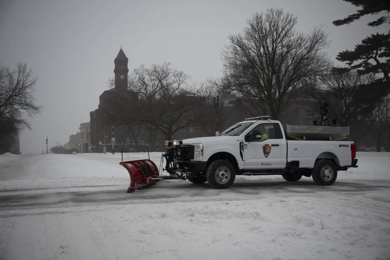 ABD'de kar fırtınası esareti! Elektrikler kesik, uçuşlar iptal, can kayıpları var