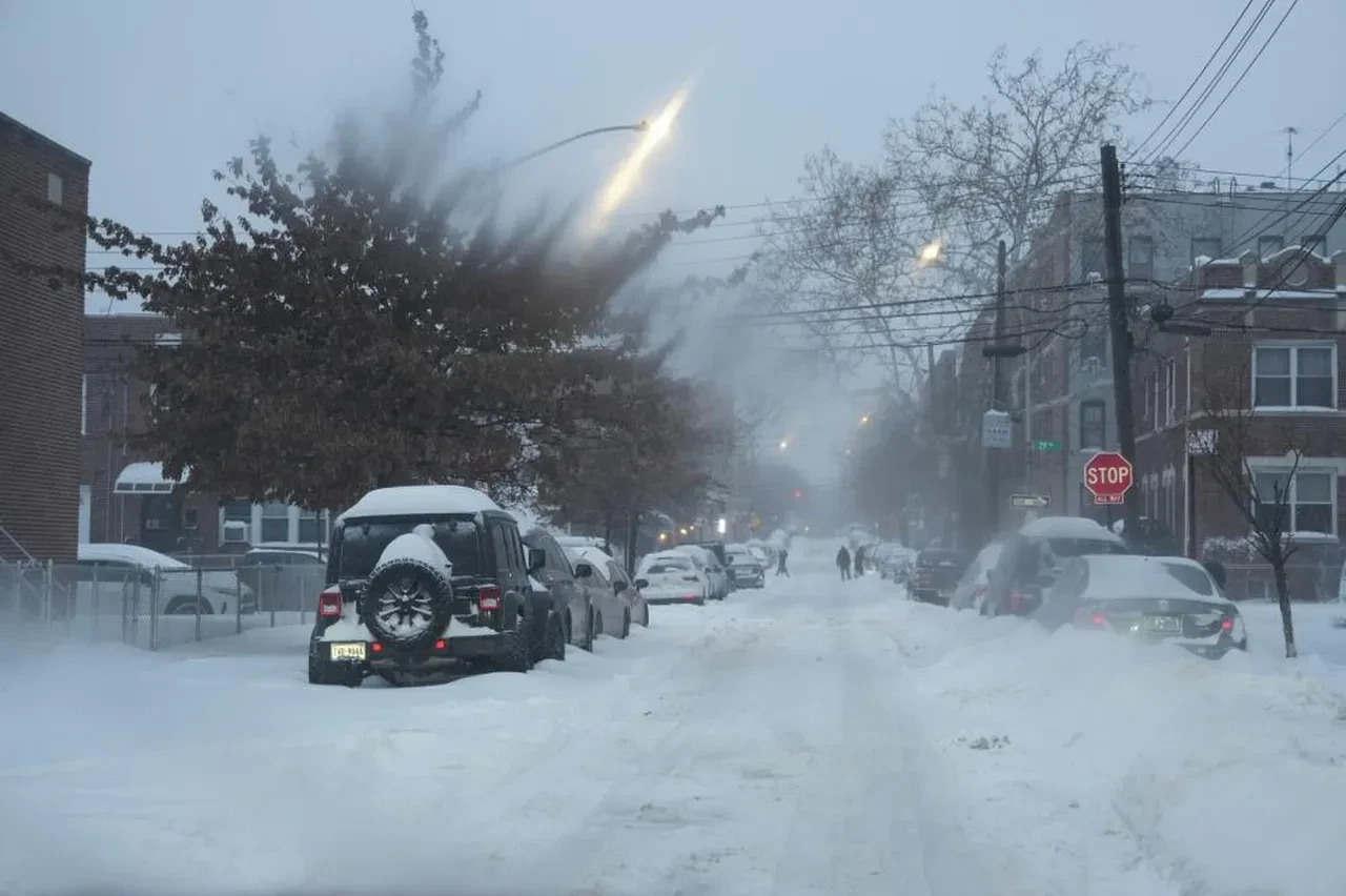 ABD'de kar fırtınası esareti! Elektrikler kesik, uçuşlar iptal, can kayıpları var