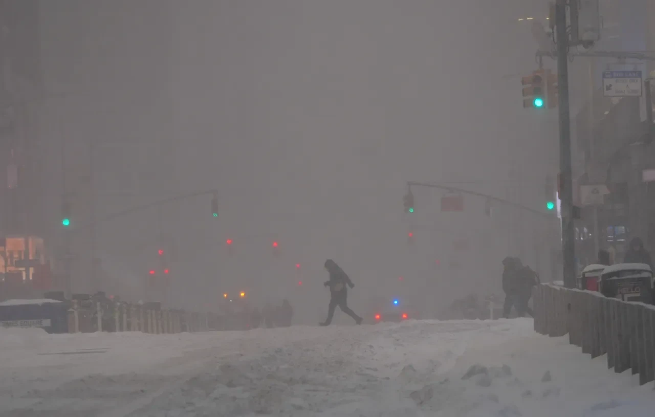 ABD'de kar fırtınası esareti! Elektrikler kesik, uçuşlar iptal, can kayıpları var