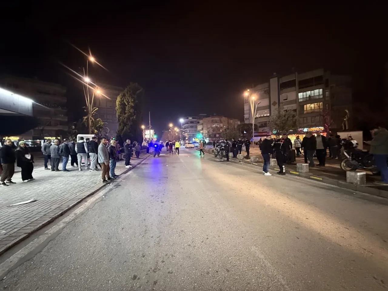 Alacak verecek kavgasında kan aktı: Çok sayıda yaralı ve gözaltı var