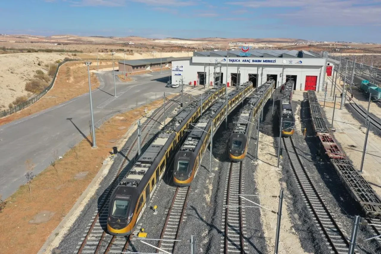 Bakan Uraloğlu "rekor" diyerek duyurdu! 801 vagonun üretimi tamamlandı: Hedef ilk 100
