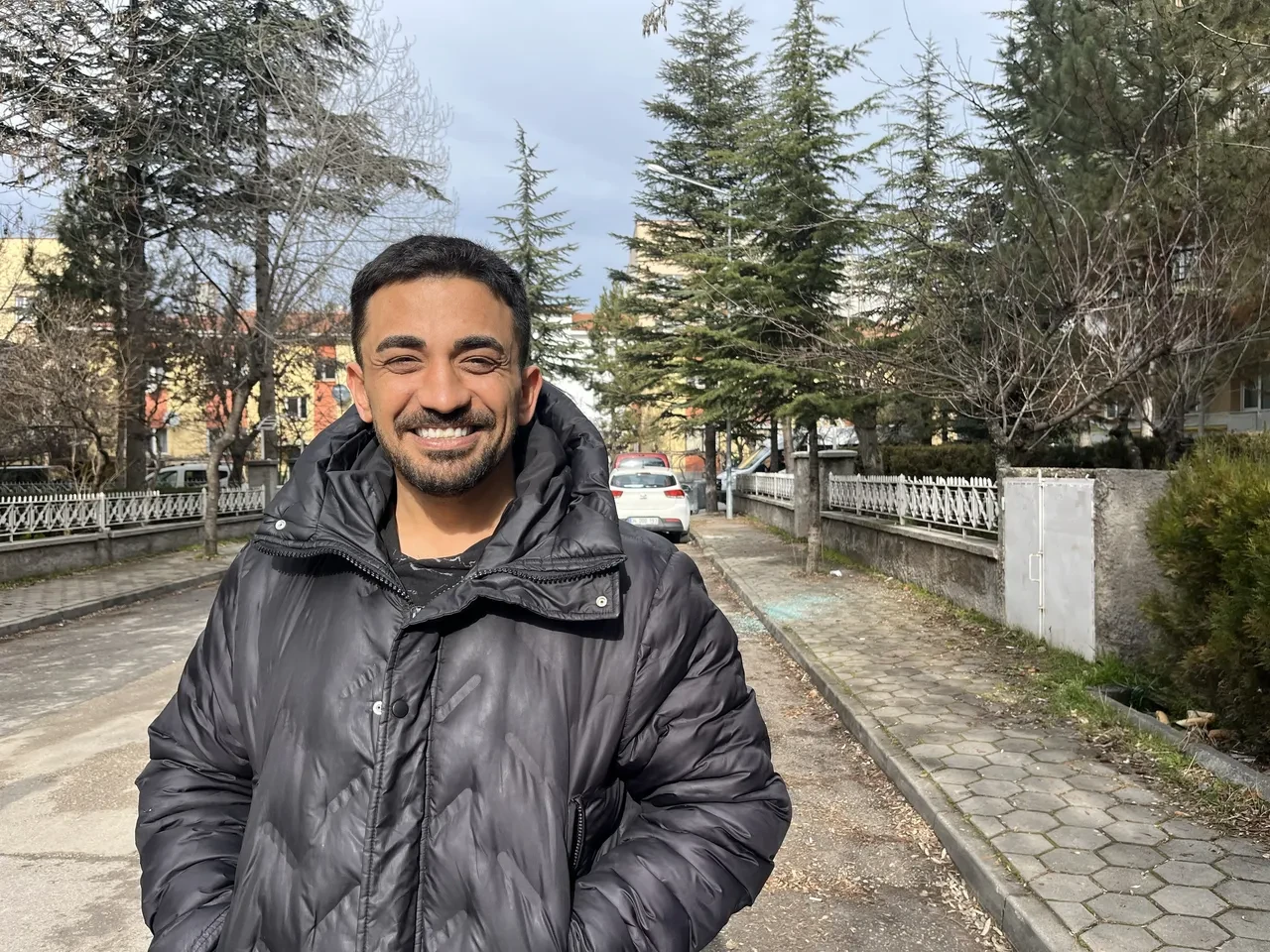 Eskişehir'de organize hırsızlık! Aynı sokaktaki 5 aracı hedef aldılar