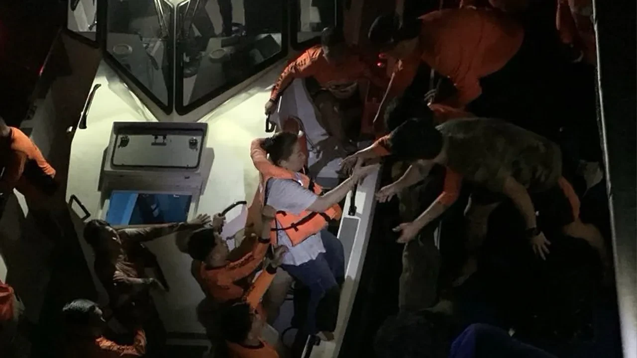 Filipinler'de feribot faciası! Çok sayıda can kaybı var