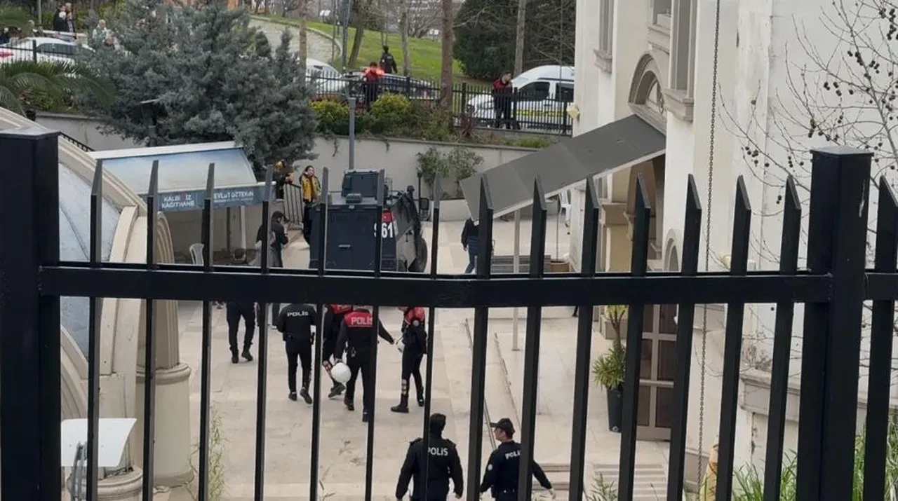 Kağıthane'de dehşete düşüren olay! Annesinin cenazesinde kardeşini öldürdü