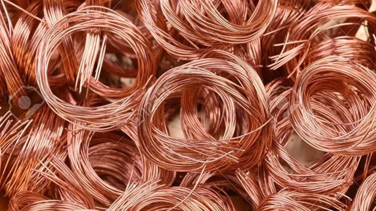 Metallerde ayrışma derinleşiyor: Bakır hızlandı, kalay soluklandı