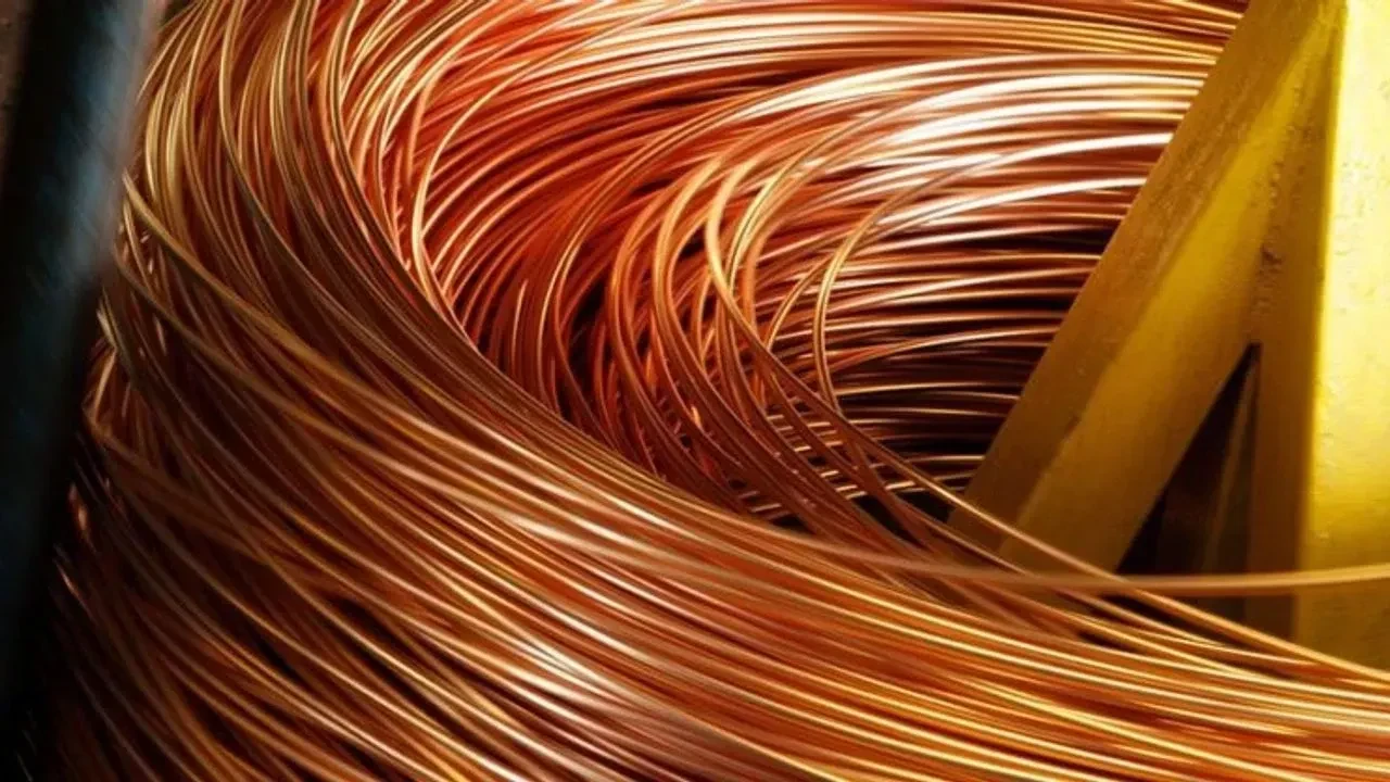 Metallerde ayrışma derinleşiyor: Bakır hızlandı, kalay soluklandı