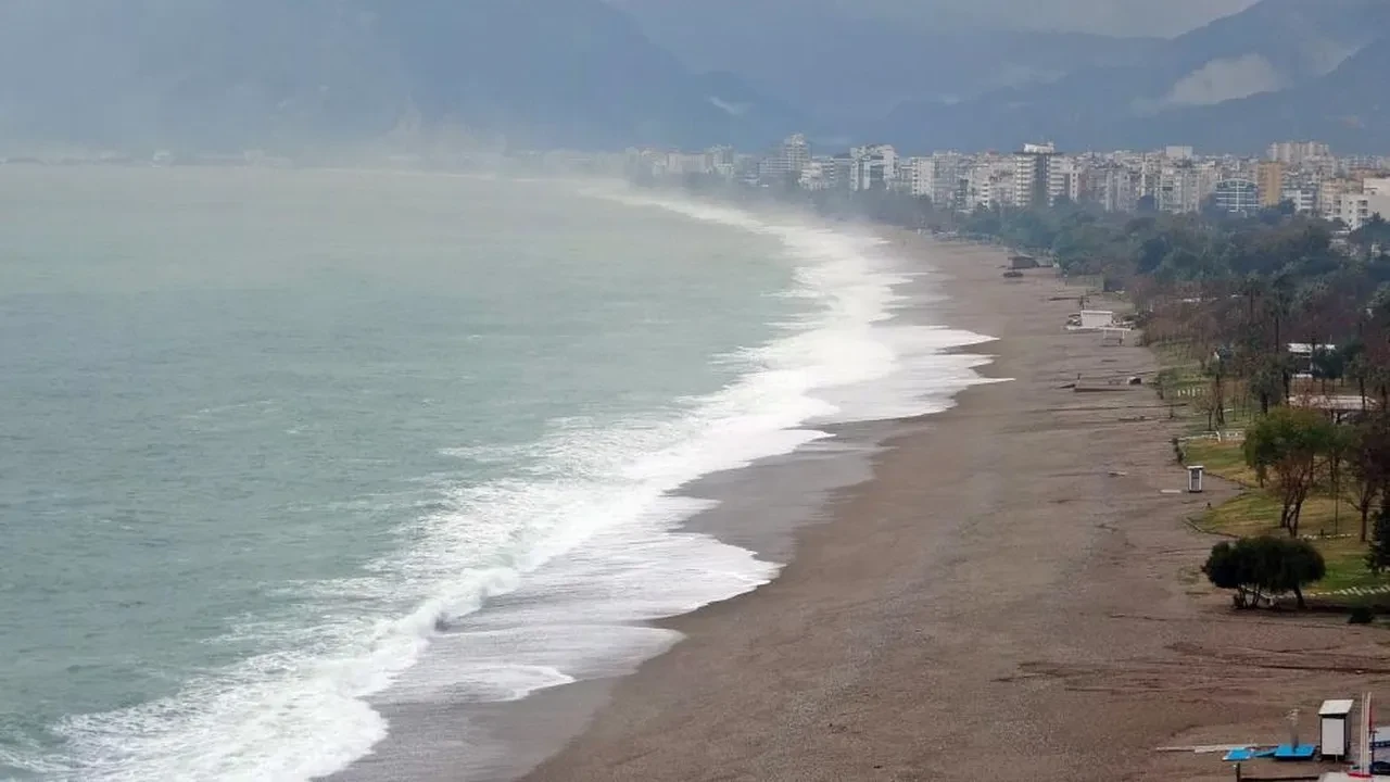 Meteoroloji İstanbul için saat verdi! Kuvvetli sağanak geliyor