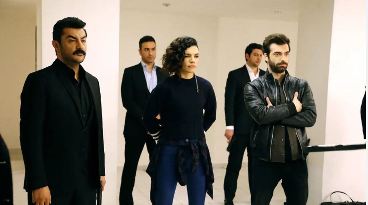 Poyraz Karayel'in Zülfikar'I Celil Nalçakan'dan peş peşe itiraflar: İlker Kaleli ile birbirimizi sevmeyiz 