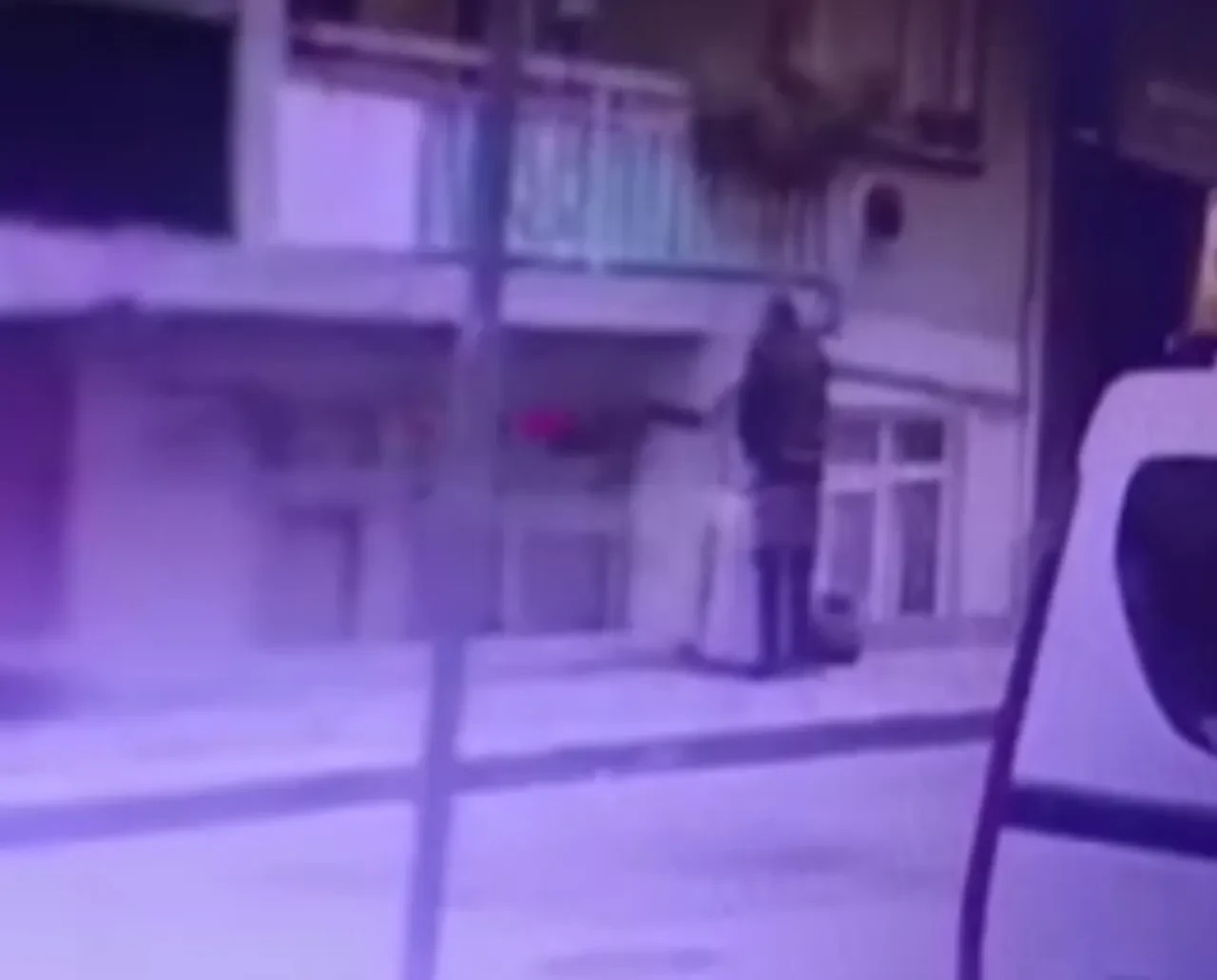 Şişli’deki kesik baş cinayetinde yeni görüntü! Kadının cesedini evden böyle çıkardılar