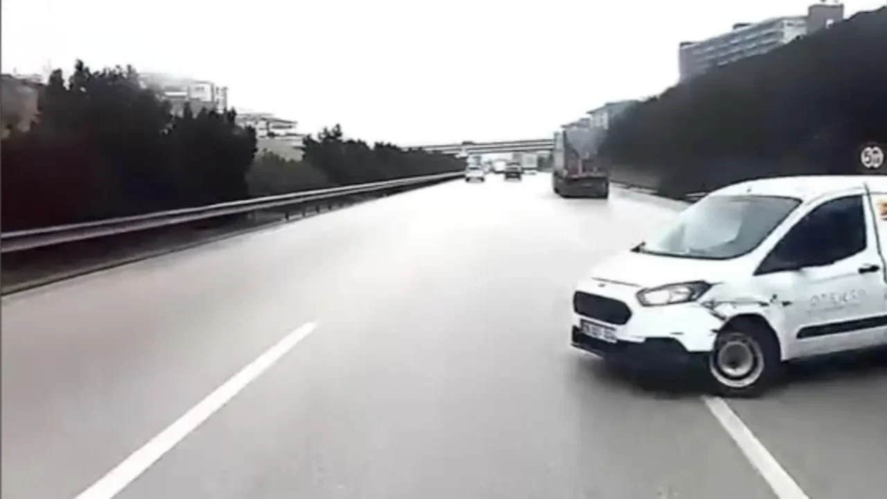 Sürücünün bir anlık dalgınlığı ve sonuç!