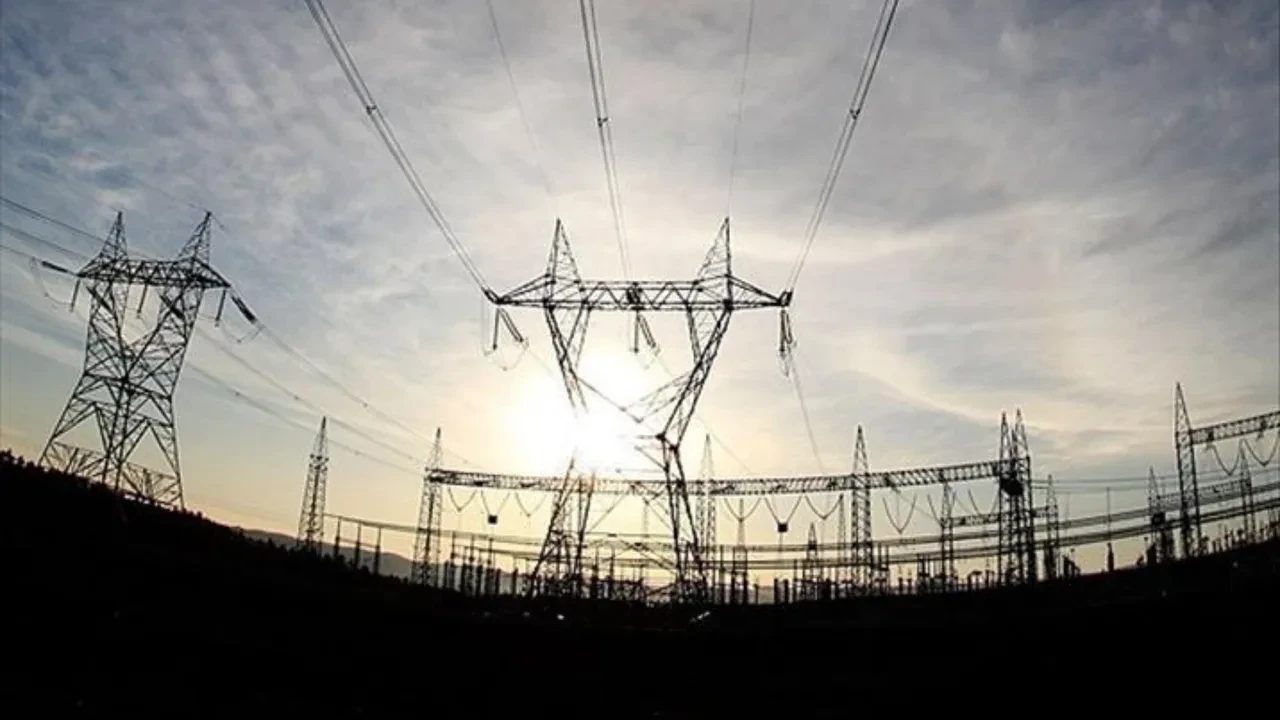 27 Ocak İstanbul elektrik kesintileri açıklaması! 24 ilçede planlı elektrik kesintisi uygulanacak, elektrikler saatlerce gelmeyecek