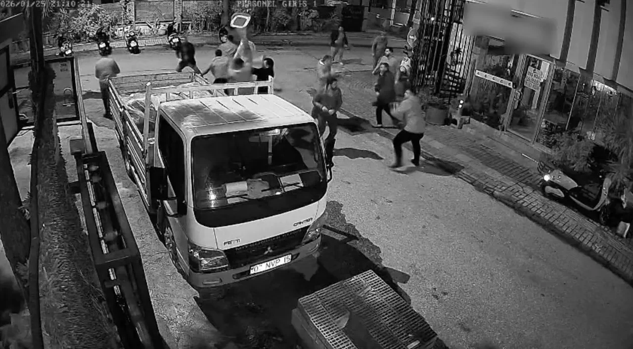 Alacak verecek meselesi kanlı bitti! İki grup arasında bıçaklı ve zincirli kavga