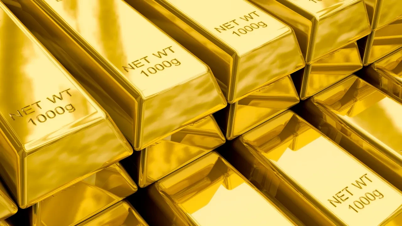 Altın fiyatlarında rekor rallisi: Dev bankaların yeni yıl sonu hedefi şoke etti!