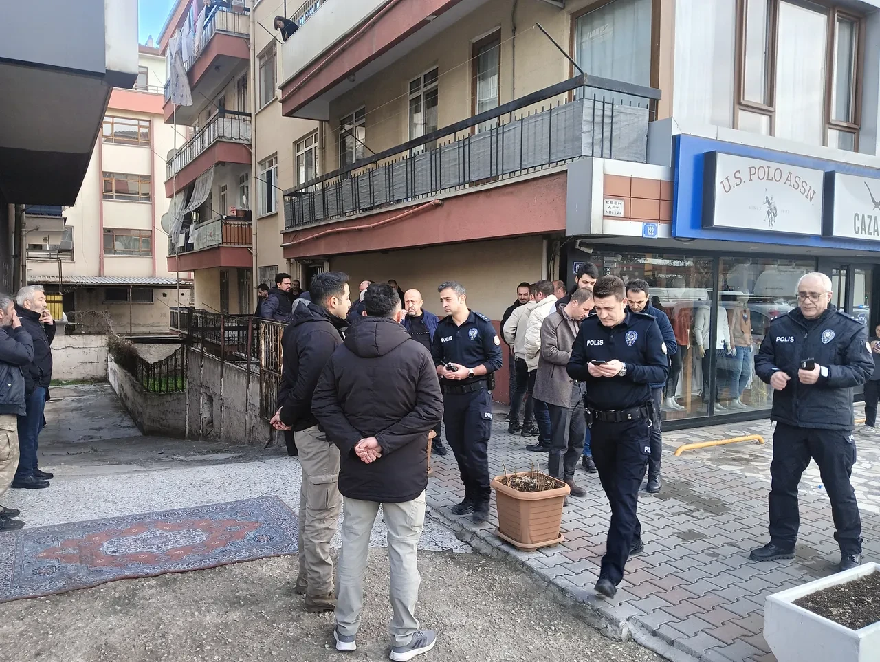 Ankara’da eski koca dehşeti! Barışmayı kabul etmeyen eşine ve kayınvalidesine kurşun yağdırıp intihar etti