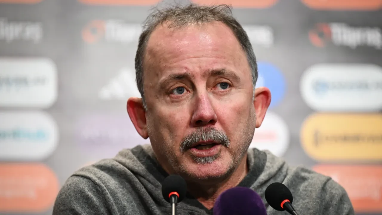 Beşiktaş Teknik Direktörü Sergen Yalçın'dan transfer ve ayrılık açıklaması