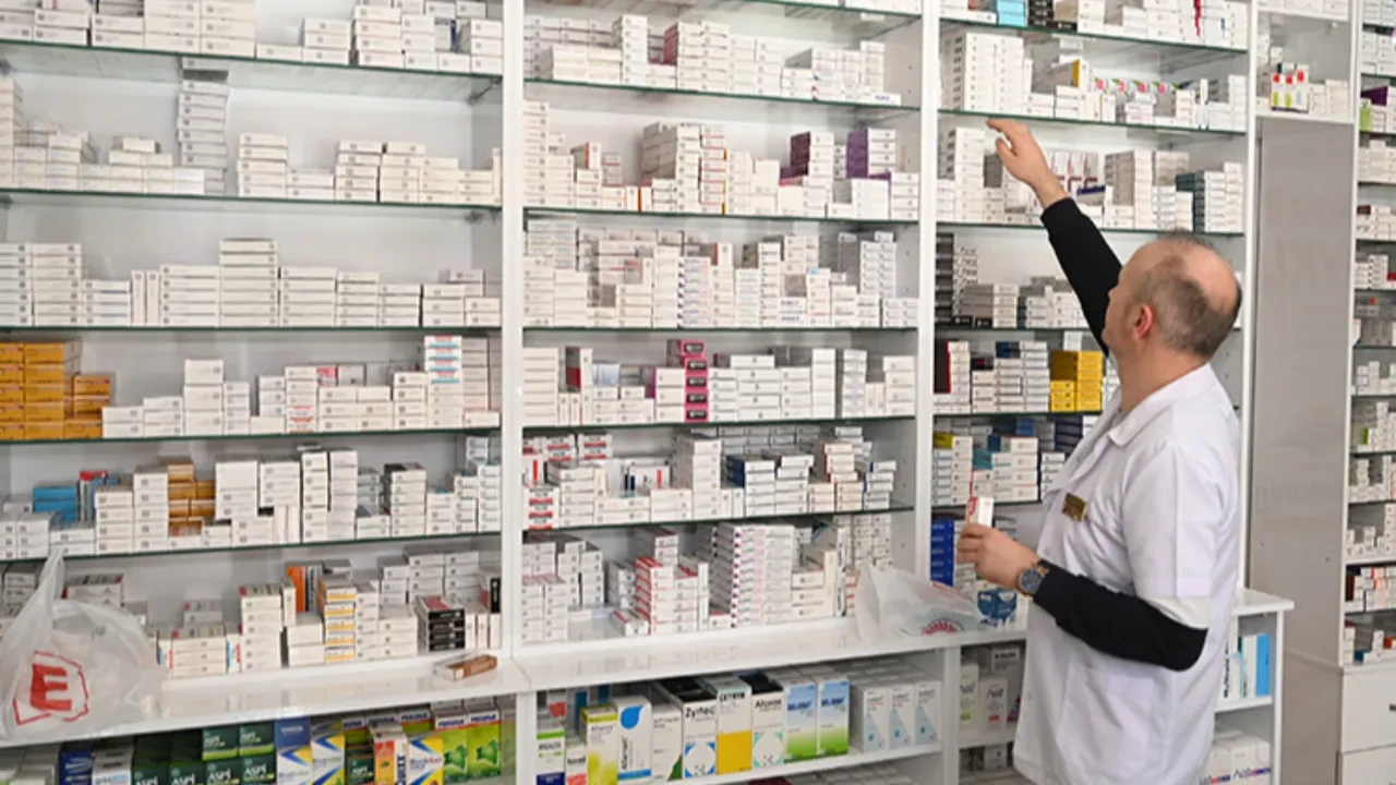 Eczanelerin ateşi çıktı! Fabrika fiyatına satılıyorlar.... Kritik büyükşehir detayı