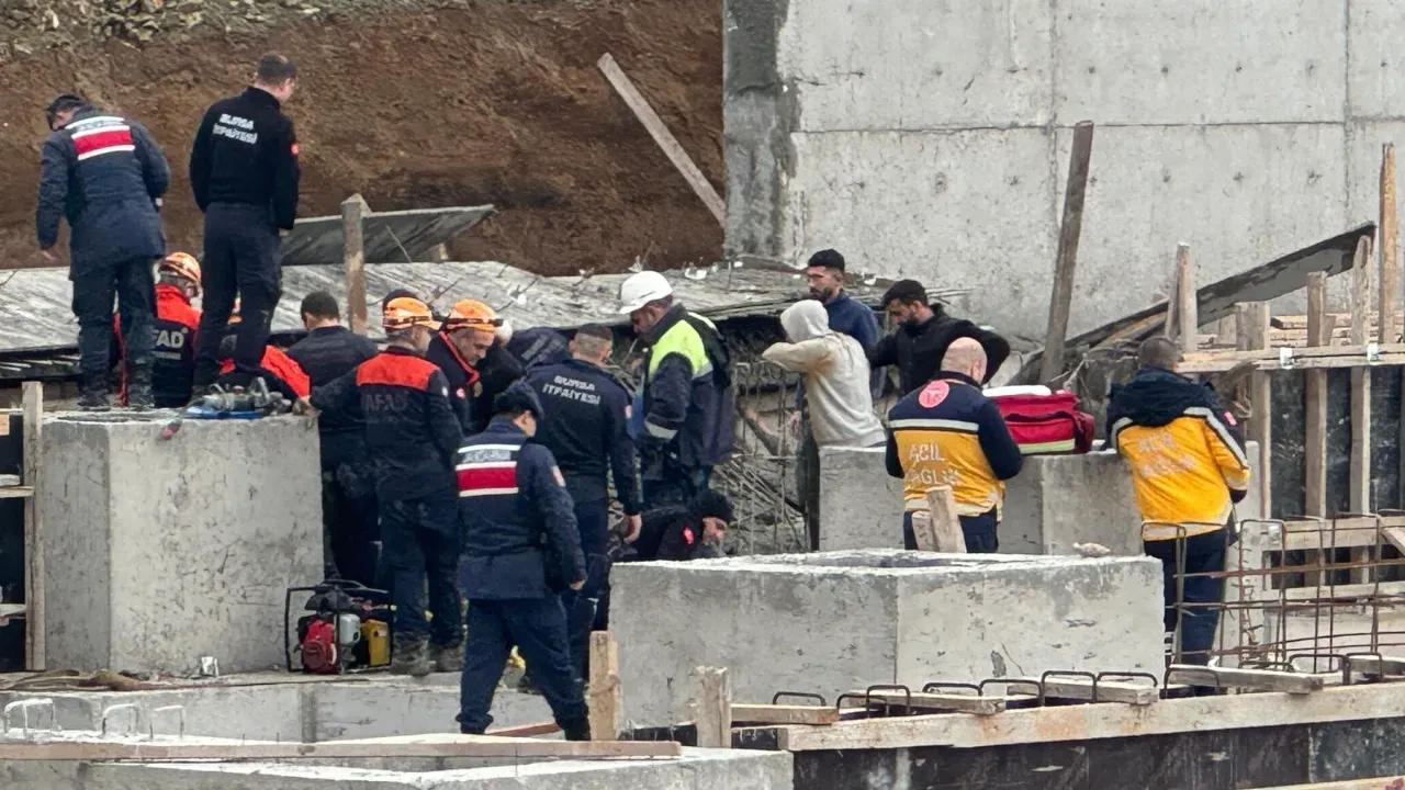 Kalıplar çöktü, işçiler tonlarca betonun altında kaldı! İnşaat alanında ölüm kalım savaşı