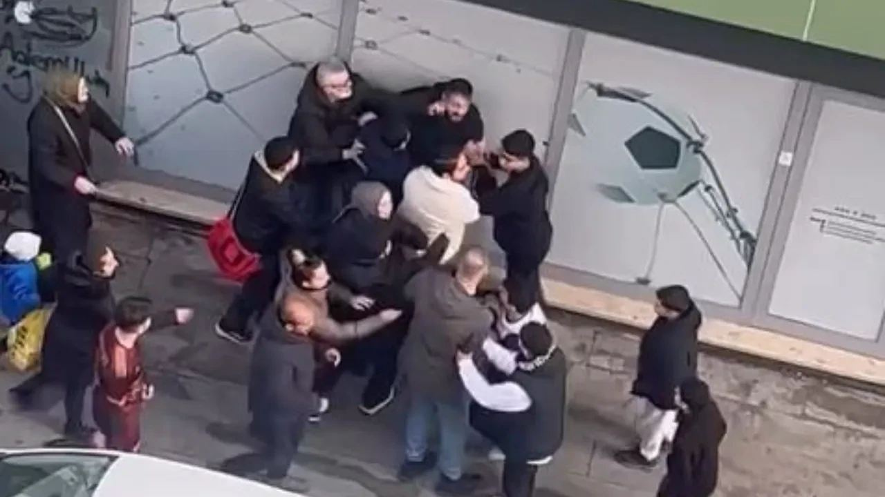 Maç sonrası taraftarlar birbirine girdi! Kulüp başkanın kolu kavgada kırıldı