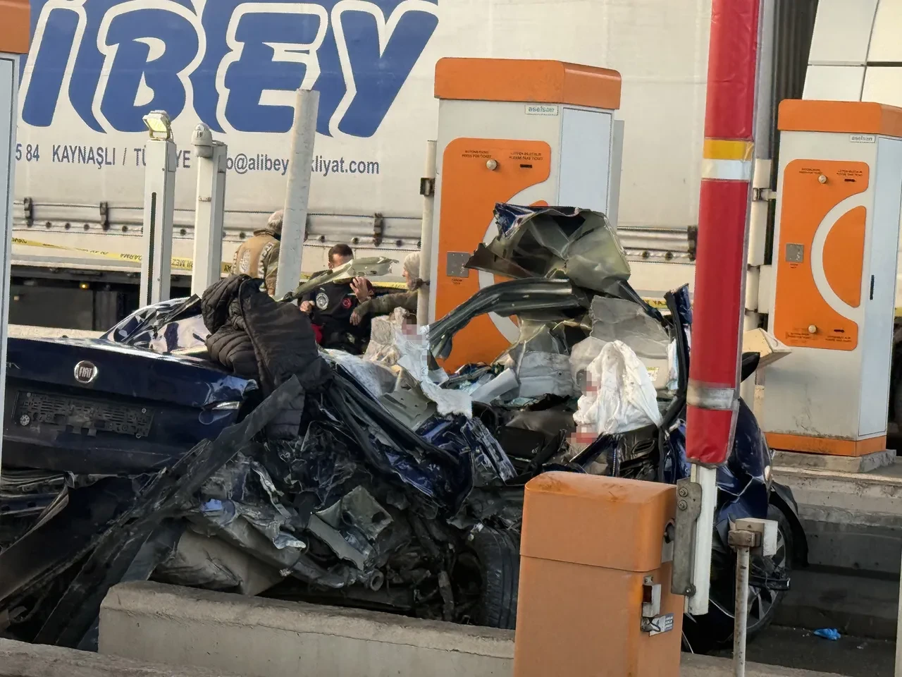 Otoyollarda görünmez tehlike: Beton bloklar sürücülerin kabusu oldu