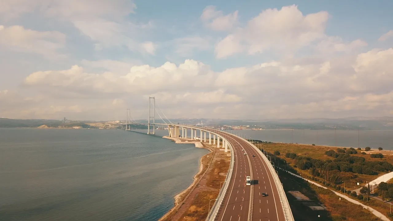 Bakan Uraloğlu: Bölünmüş yolda 30 bin kilometrelik dev eşiği geride bıraktık