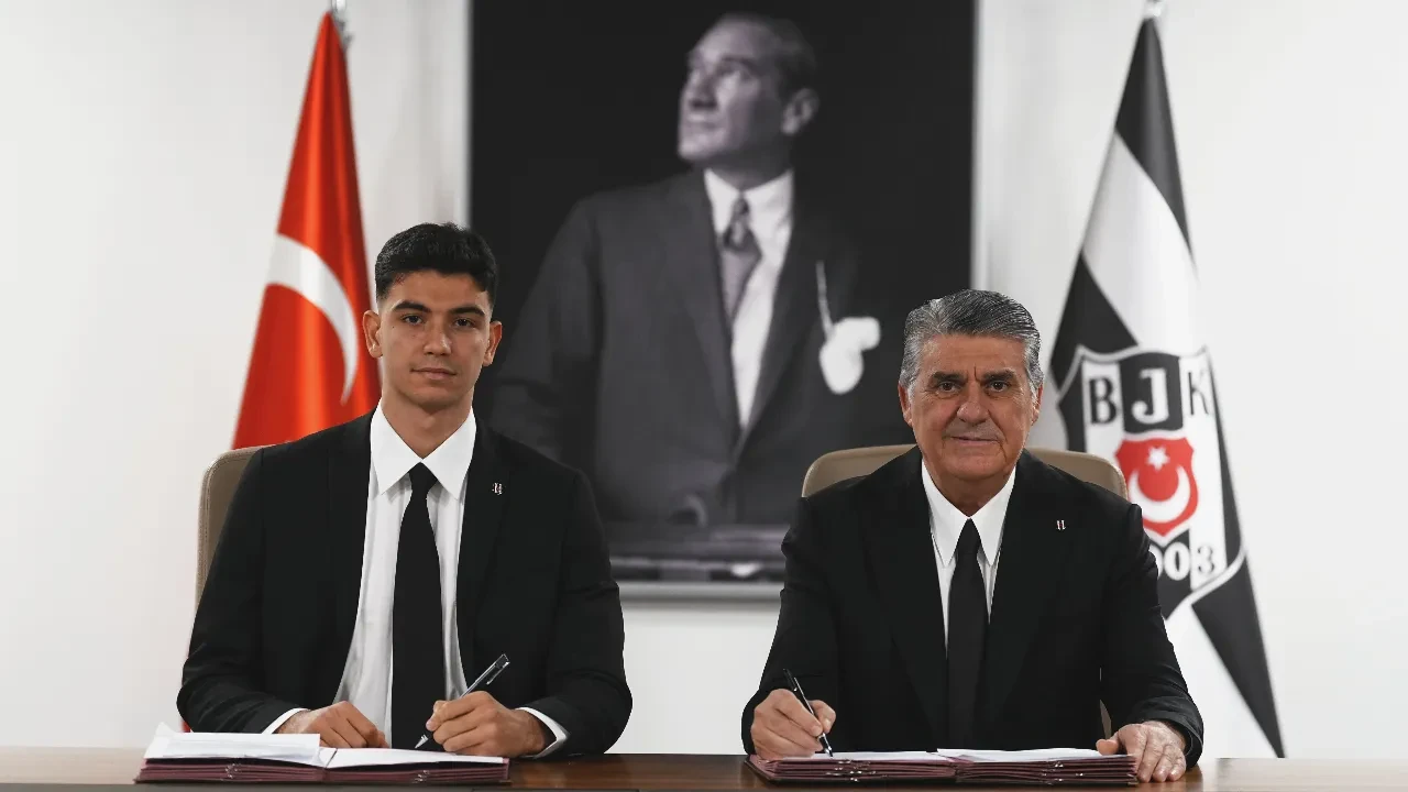 Beşiktaş'ta Yasin Özcan ile imzalar atıldı!