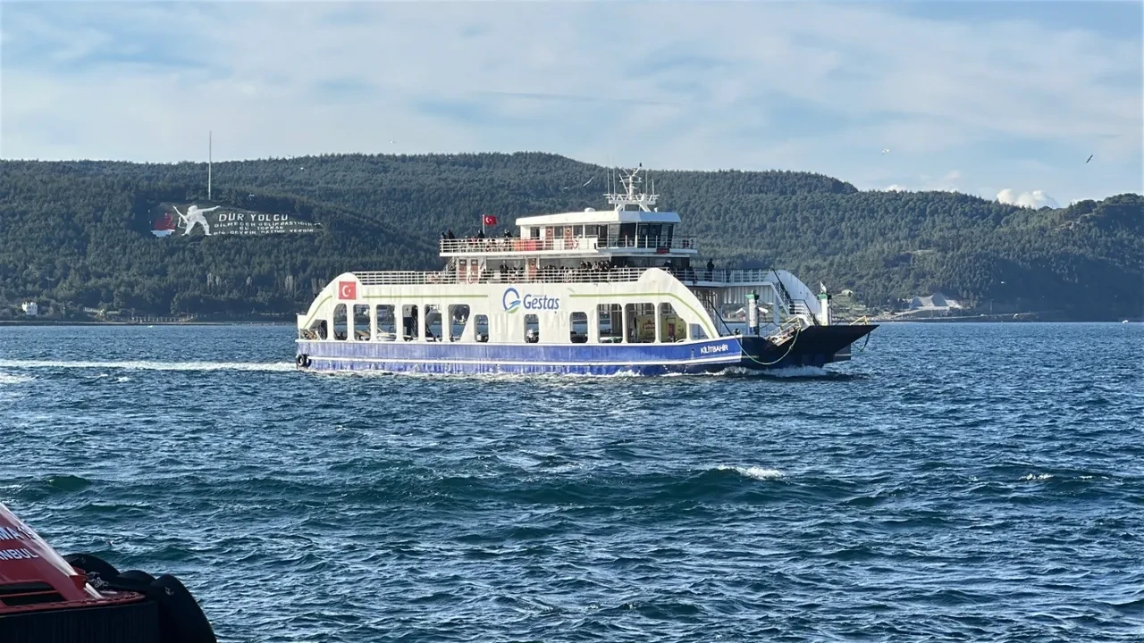 Bozcaada ve Gökçeada feribot seferlerine fırtına engeli!