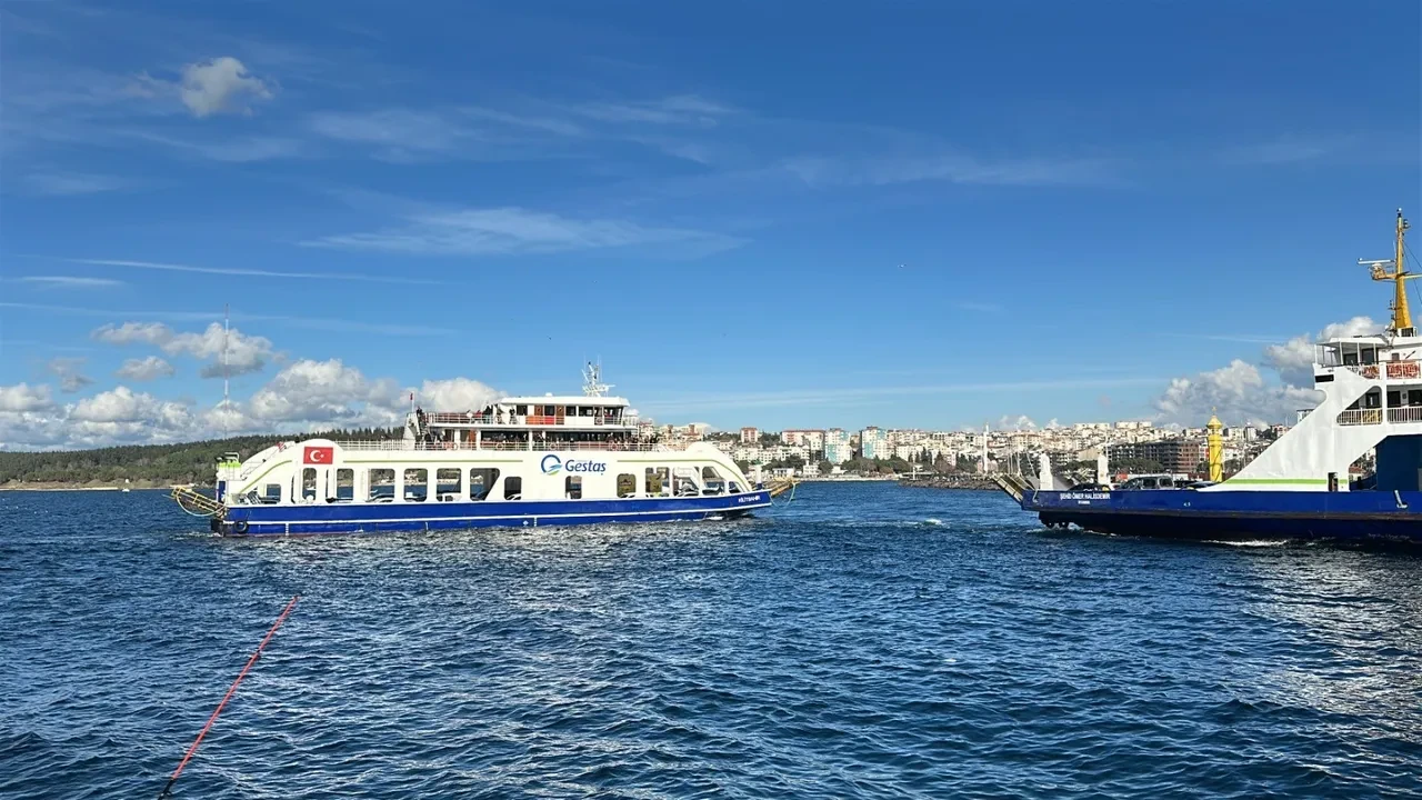 Bozcaada ve Gökçeada feribot seferlerine fırtına engeli!